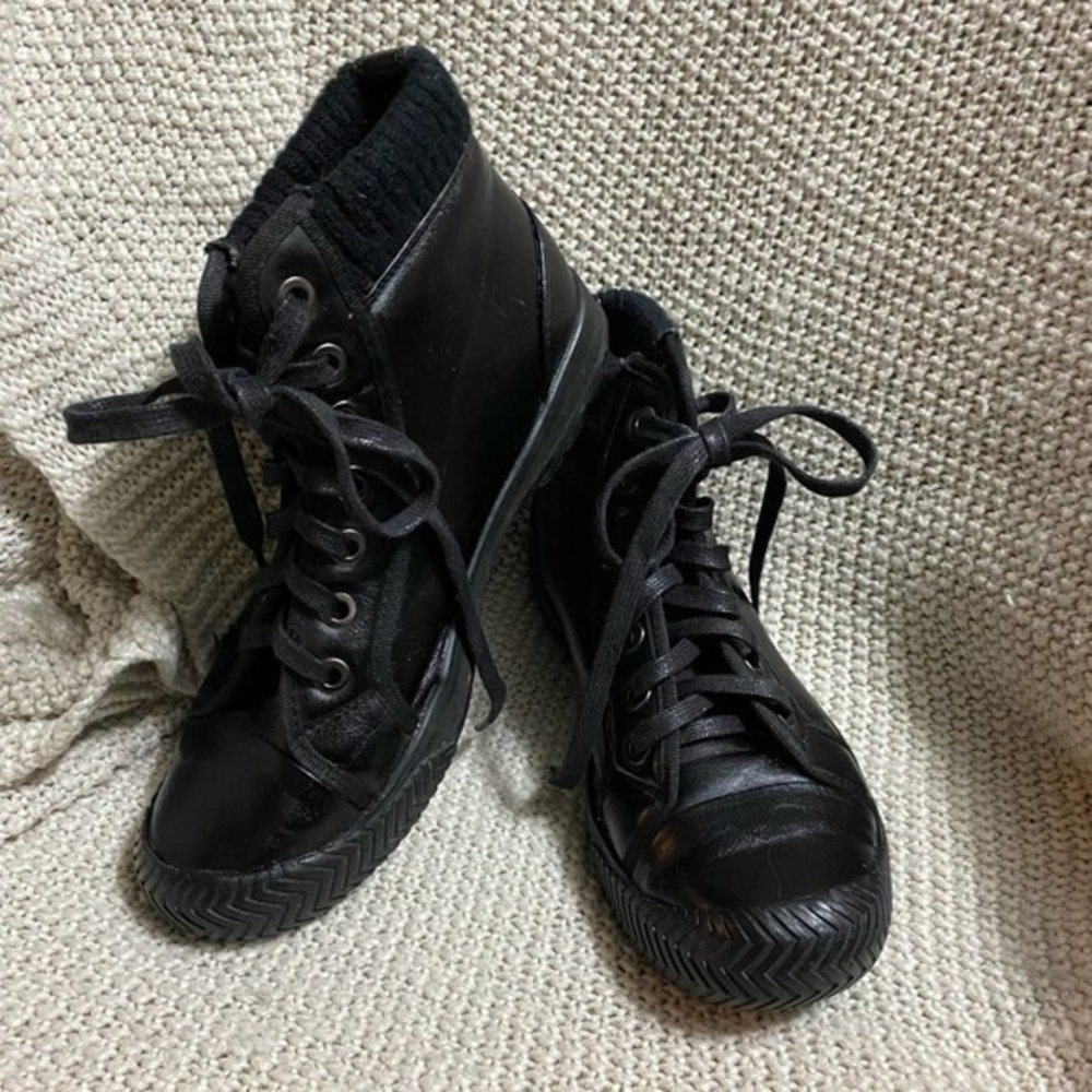 Helix Boots, Size‎ 8